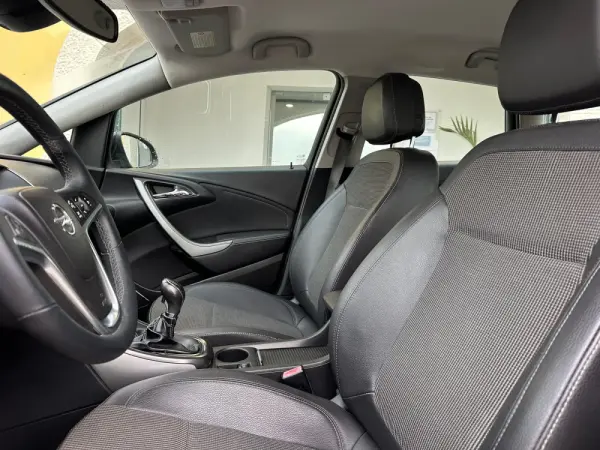 Opel Astra Caravan 1.7 CDTi Cosmo 14