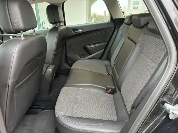Opel Astra Caravan 1.7 CDTi Cosmo 16