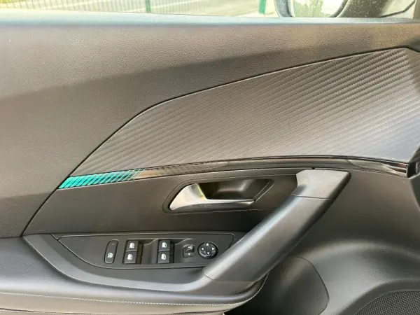 Peugeot 2008 1.5 BlueHDi Allure Pack 15
