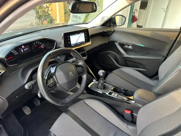 Peugeot 2008 1.5 BlueHDi Allure Pack 19