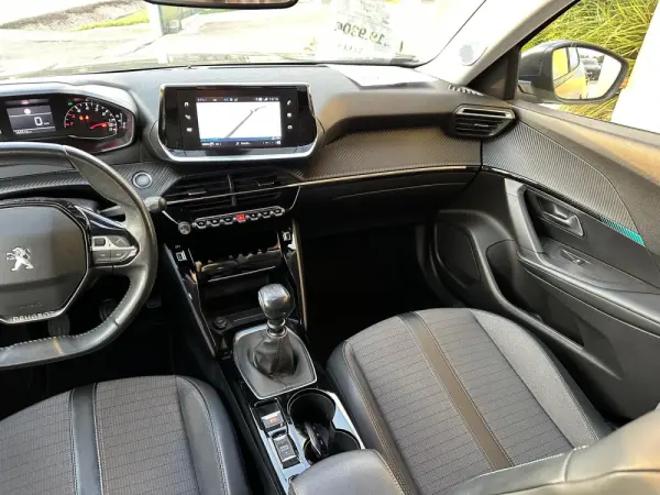 Peugeot 2008 1.5 BlueHDi Allure Pack 24