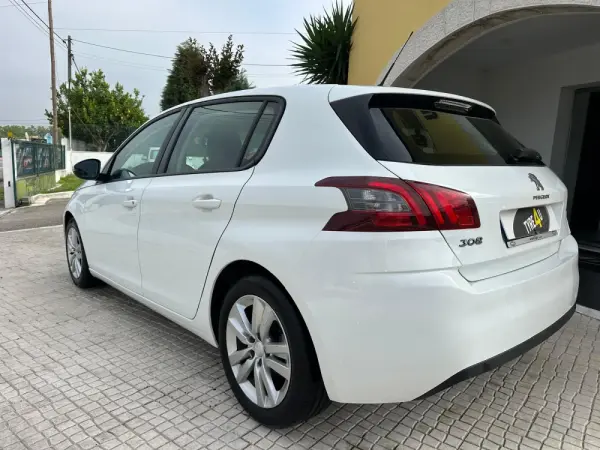 Peugeot 308 1.5 BlueHDi Style 4