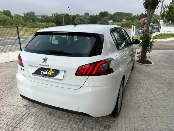 Peugeot 308 1.5 BlueHDi Style 6