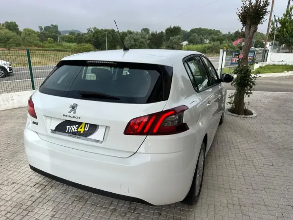 Peugeot 308 1.5 BlueHDi Style 13