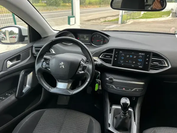 Peugeot 308 1.5 BlueHDi Style 16
