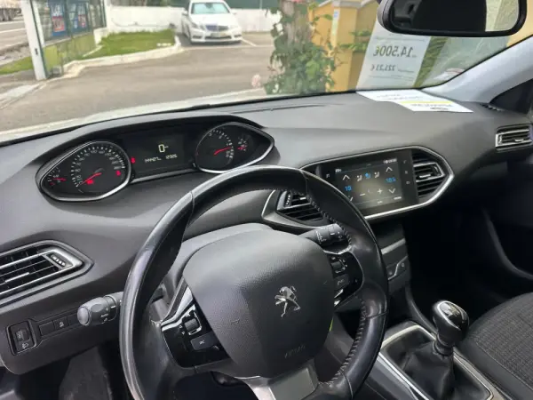 Peugeot 308 1.5 BlueHDi Style 18
