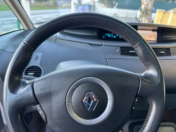 Renault Espace 2.0 dCi Initiale 7L 12