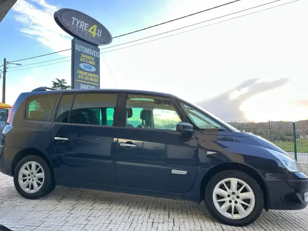 Renault Espace 2.0 dCi Initiale 7L 21