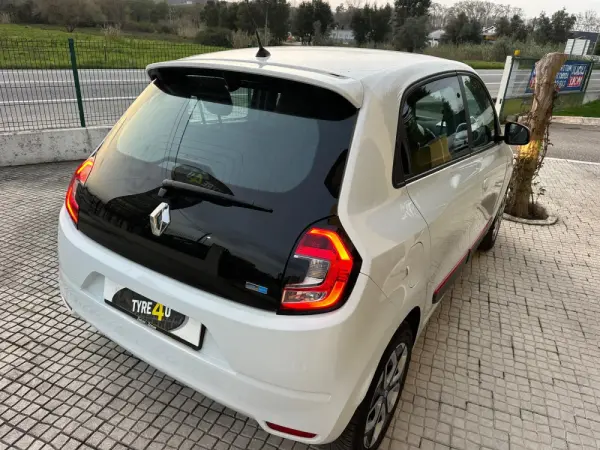 Renault Twingo 22 Intens 9
