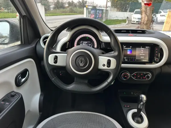Renault Twingo 22 Intens 16