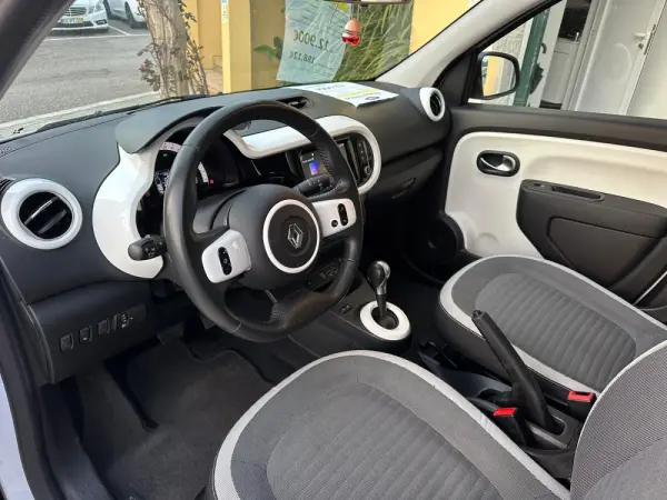 Renault Twingo 22 Intens 20