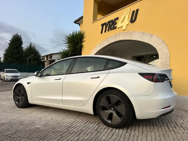 Tesla Model 3 AWD Dual Motor 4