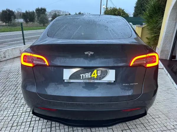 Tesla Model Y Long Range Tração Integral 12
