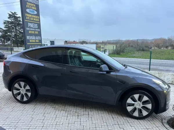 Tesla Model Y Long Range Tração Integral 19
