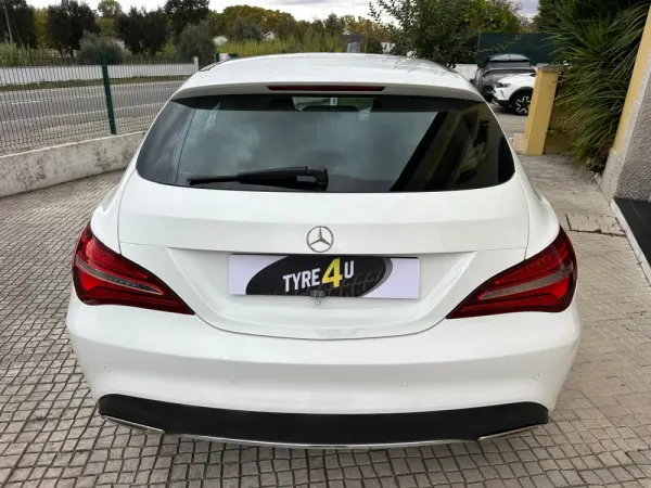 Mercedes-Benz CLA 180 d Shooting Brake Urban Aut. 11