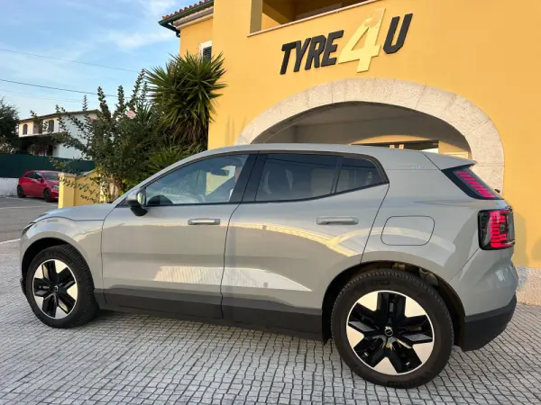 Volvo EX30 69 kWh Single Motor Extended Range Core 5