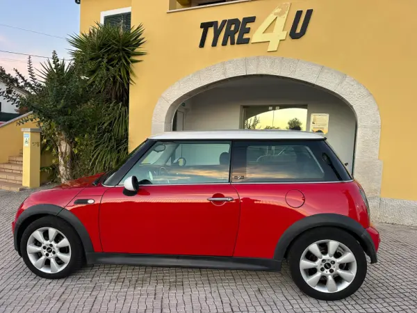 MINI 3 Portas One D 5