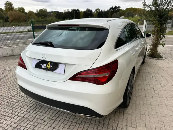 Mercedes-Benz CLA 180 d Shooting Brake Urban Aut. 10