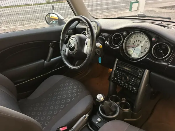MINI 3 Portas One D 16