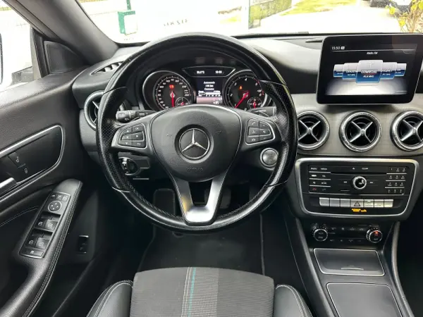 Mercedes-Benz CLA 180 d Shooting Brake Urban Aut. 12