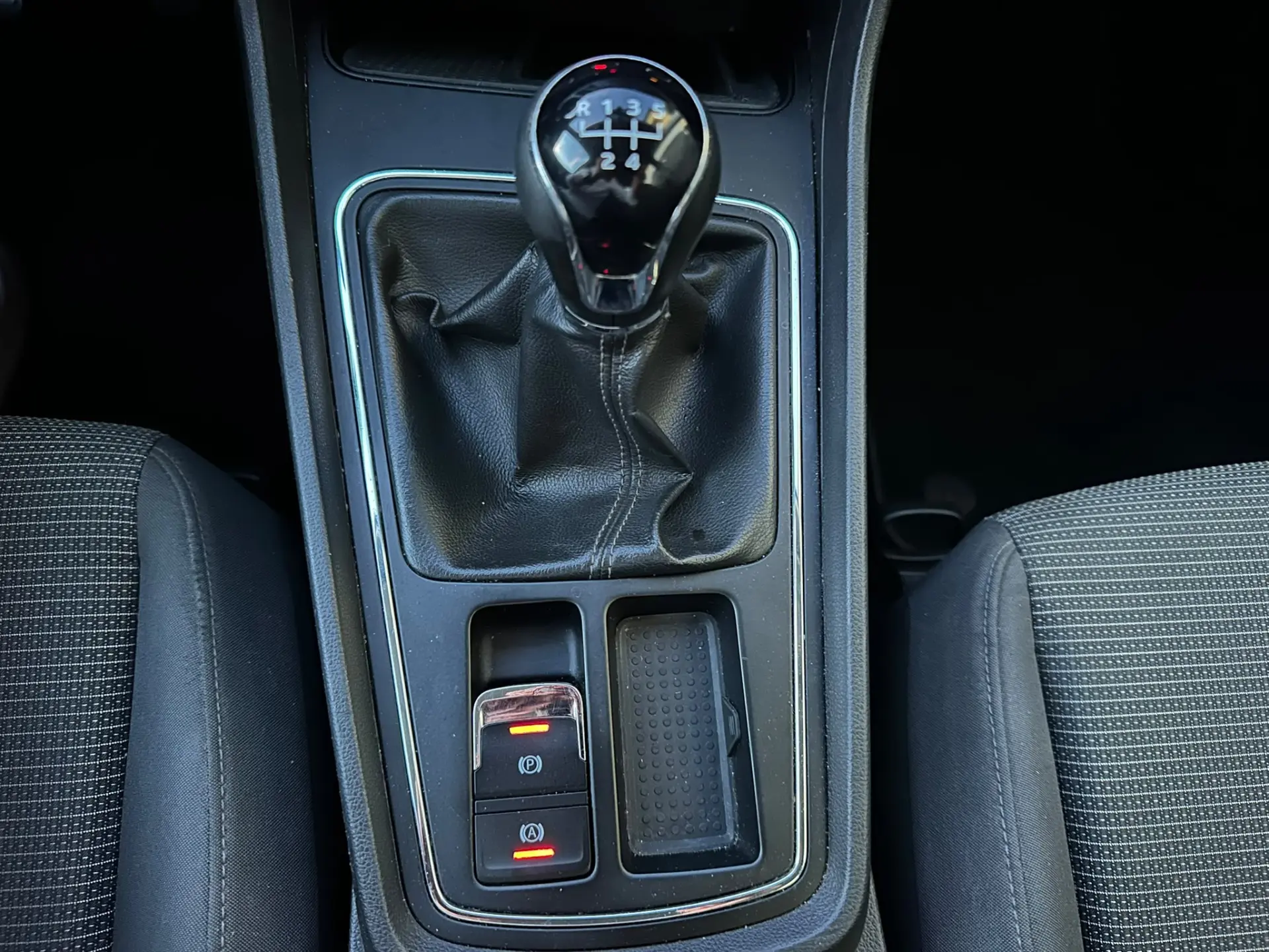 SEAT Leon ST 1.6 TDI S&S Style 11