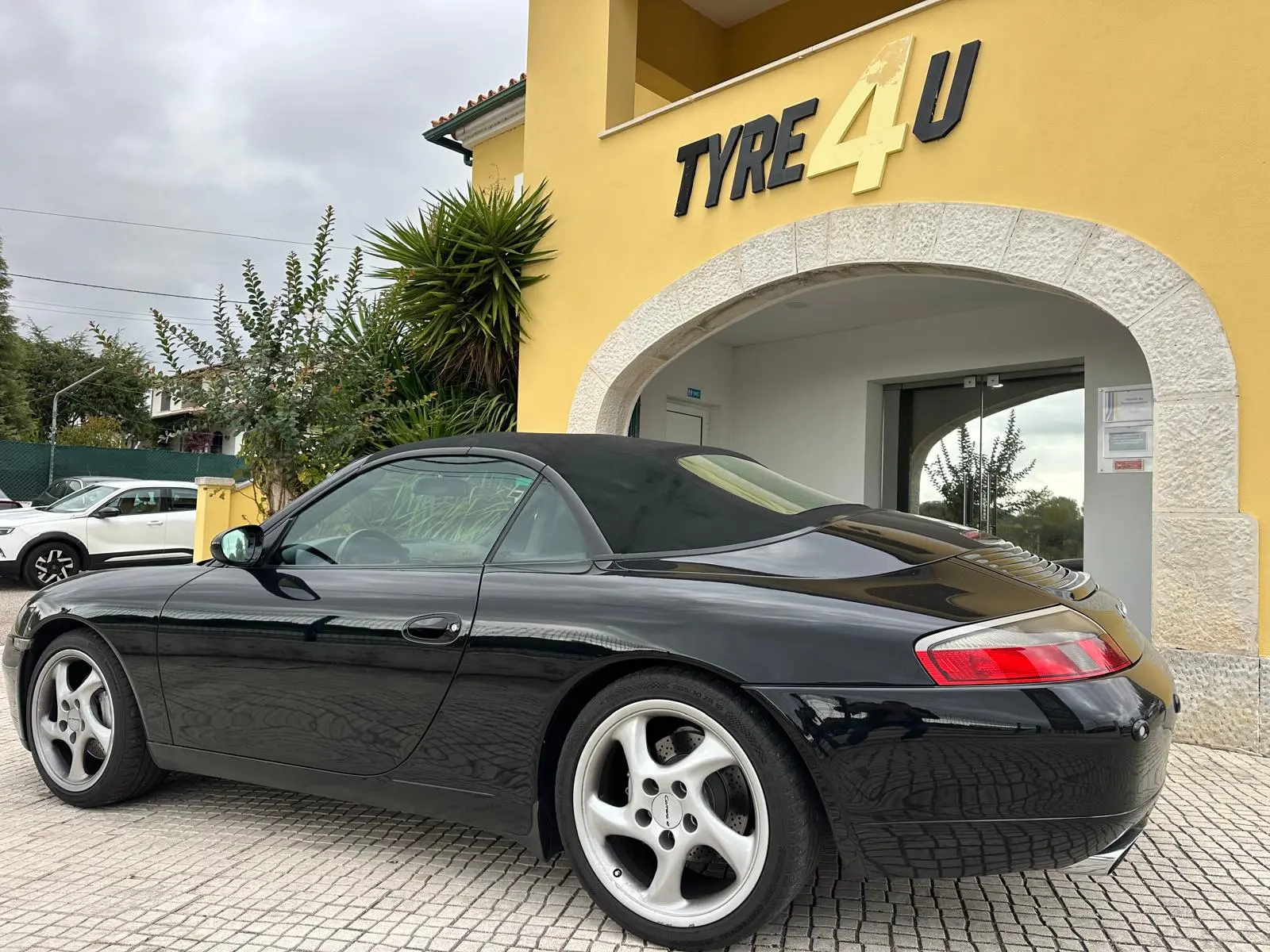 Porsche 911 (964) CARRERA 4 CABRIO 9