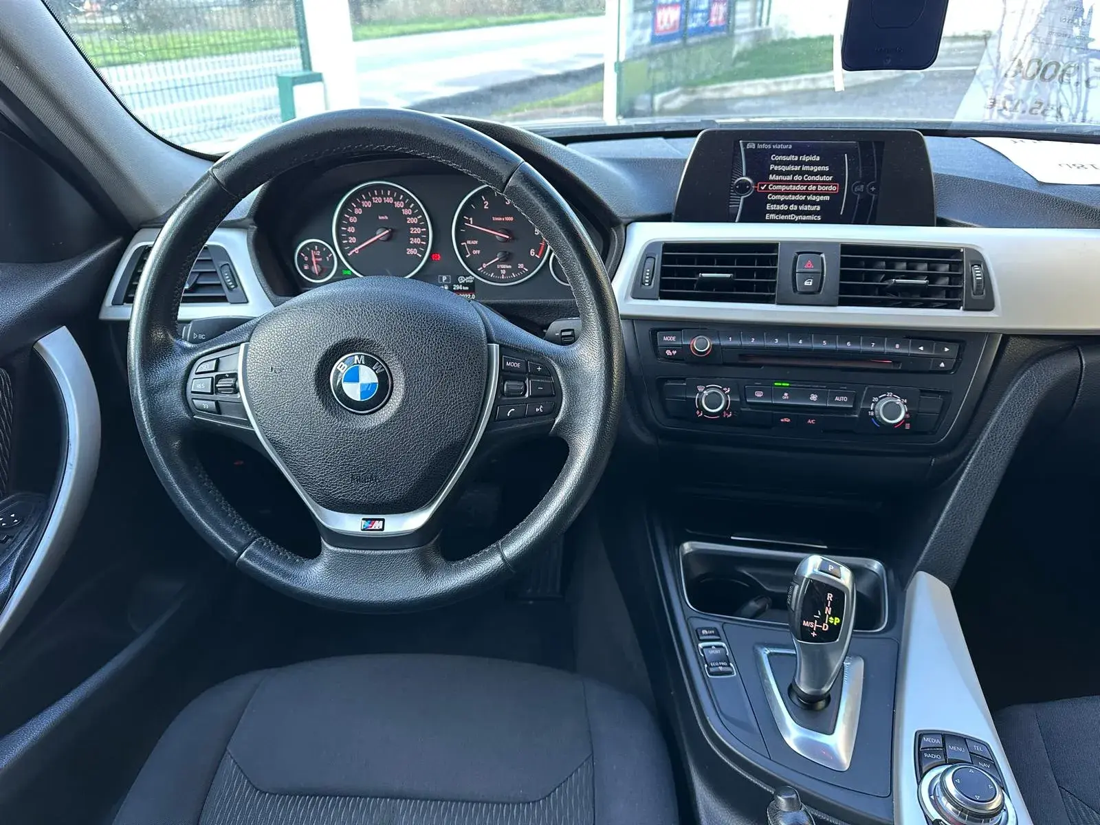 BMW 318 d Touring Auto Sport 10