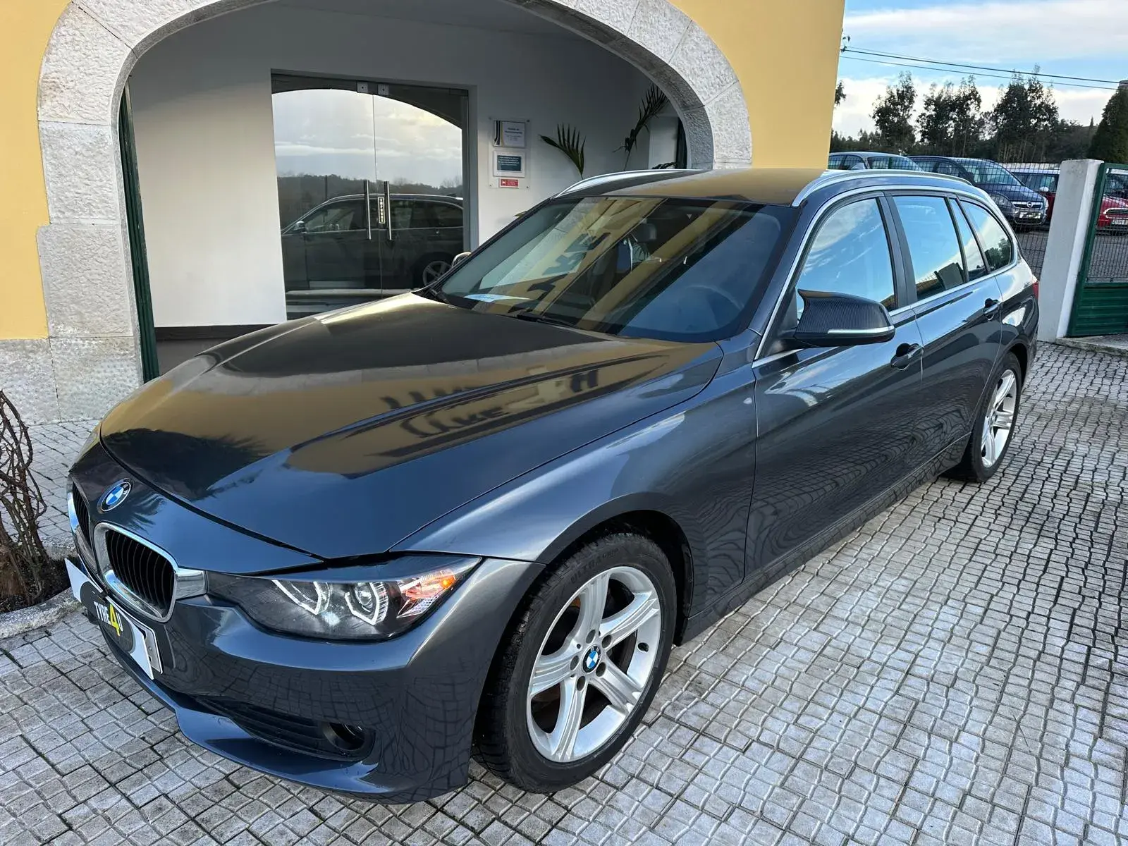 BMW 318 d Touring Auto Sport 12