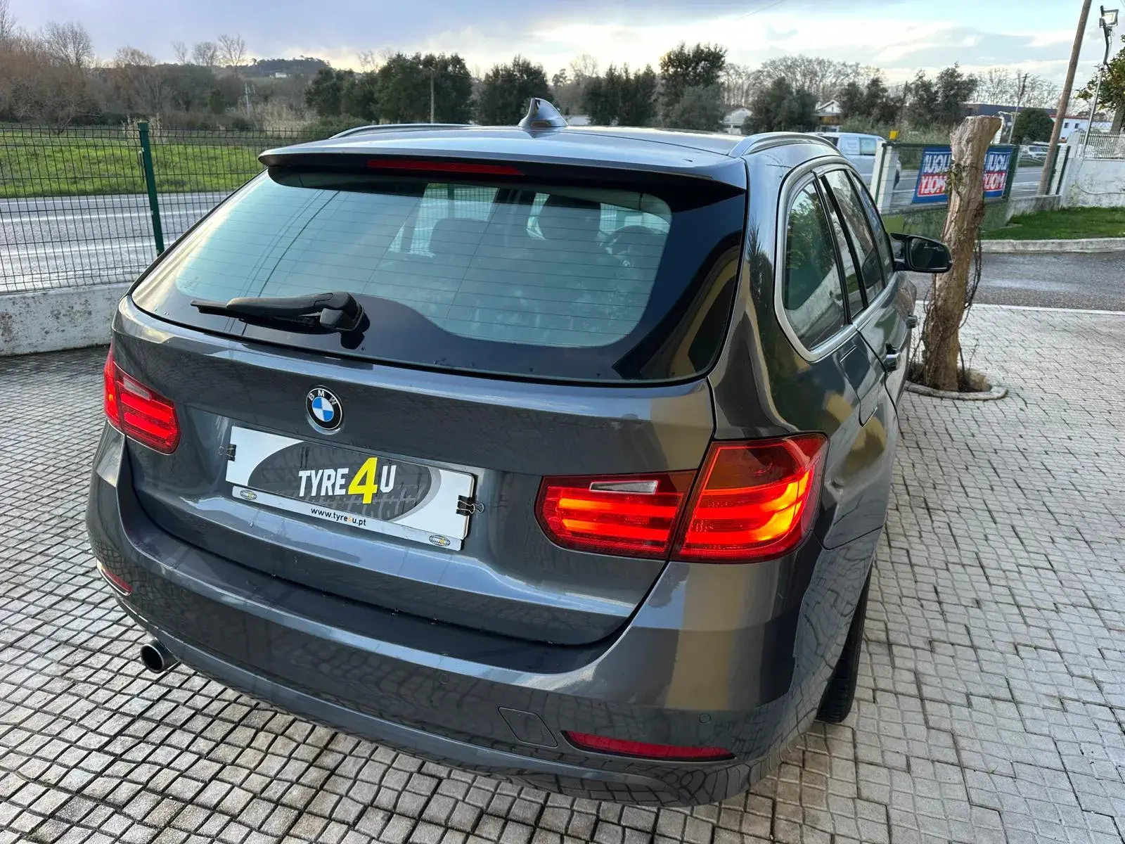 BMW 318 d Touring Auto Sport 14