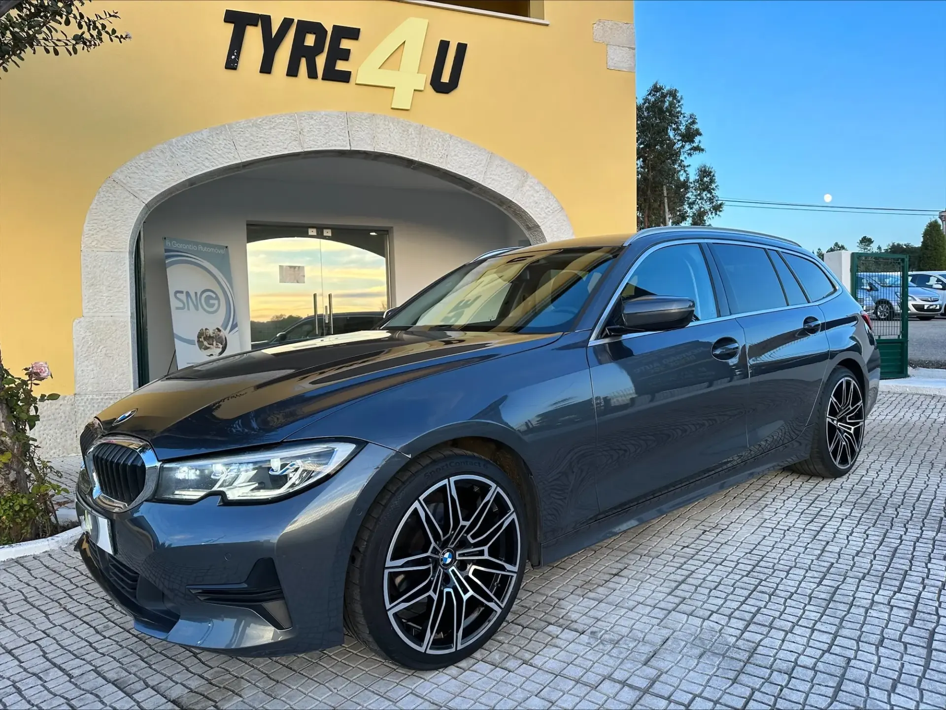BMW 318 d Touring Advantage Auto 3