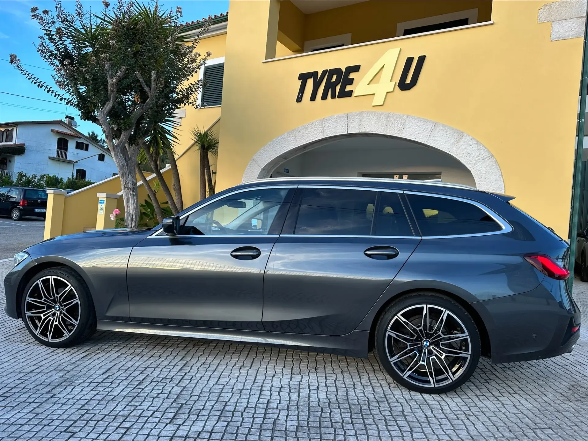 BMW 318 d Touring Advantage Auto 4