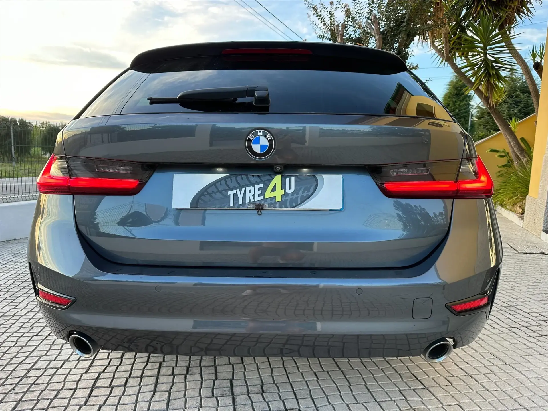 BMW 318 d Touring Advantage Auto 13