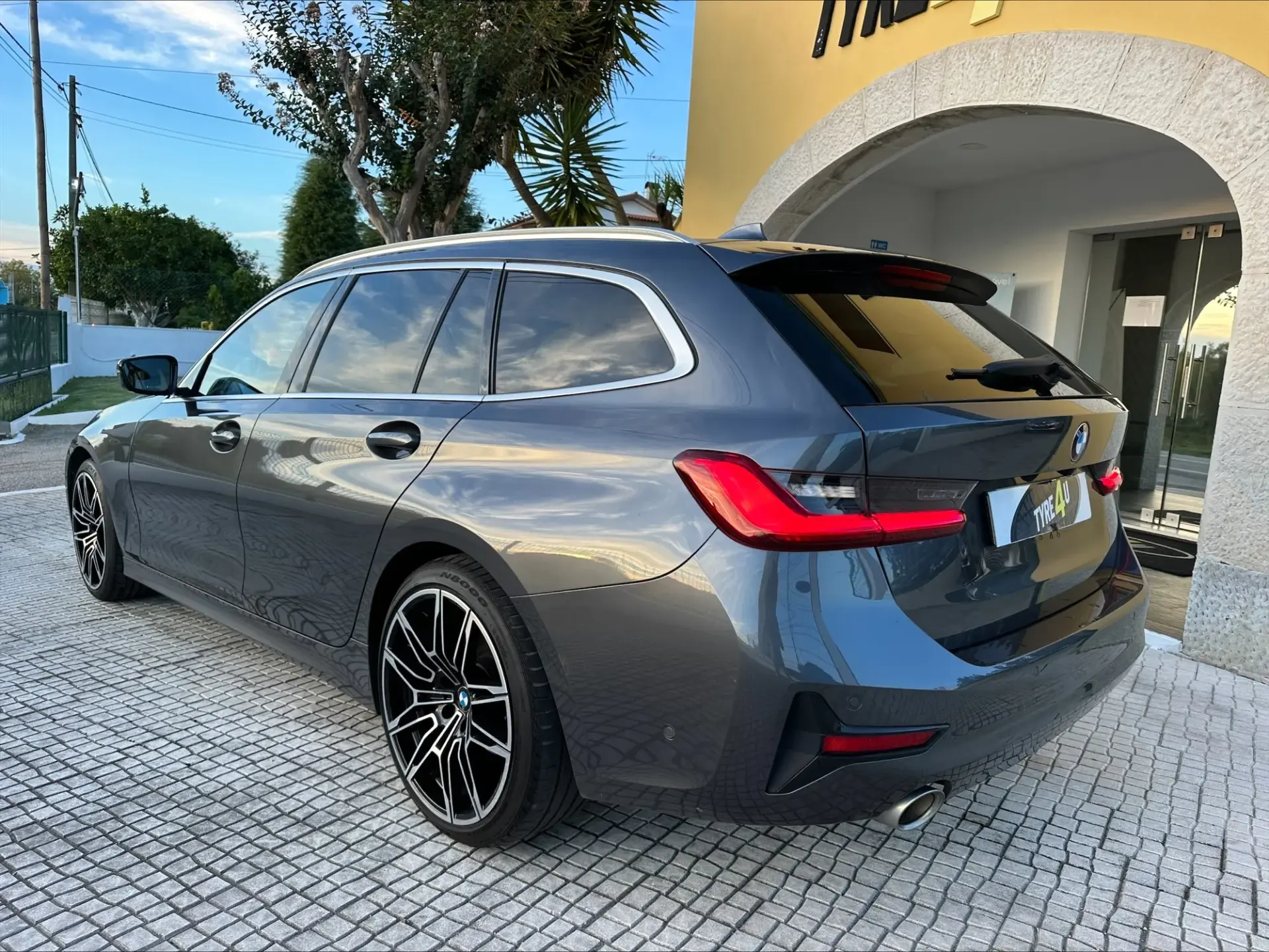 BMW 318 d Touring Advantage Auto 14