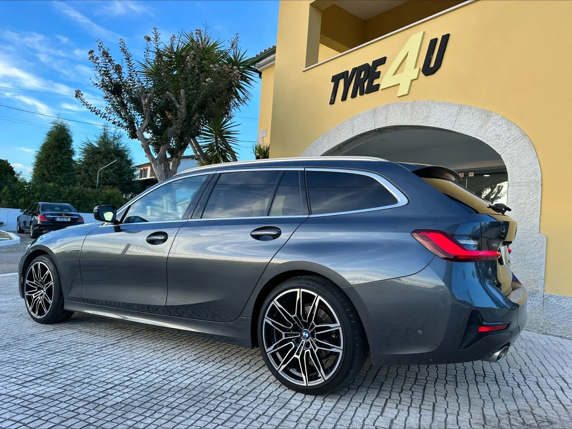 BMW 318 d Touring Advantage Auto 16