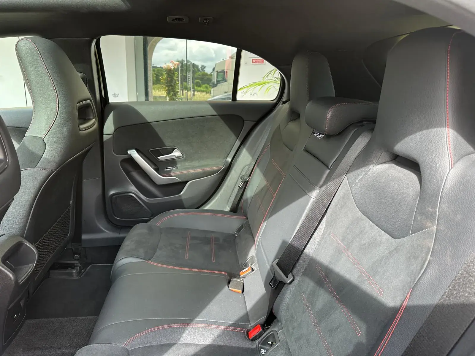 Mercedes-Benz A 250 e AMG Line 19