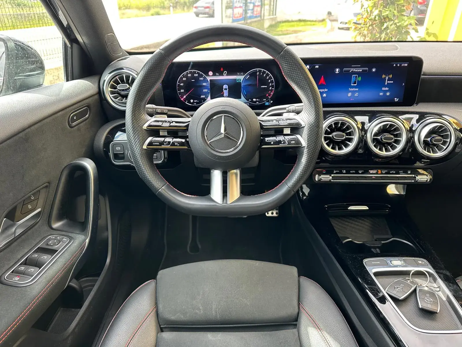 Mercedes-Benz A 250 e AMG Line 21