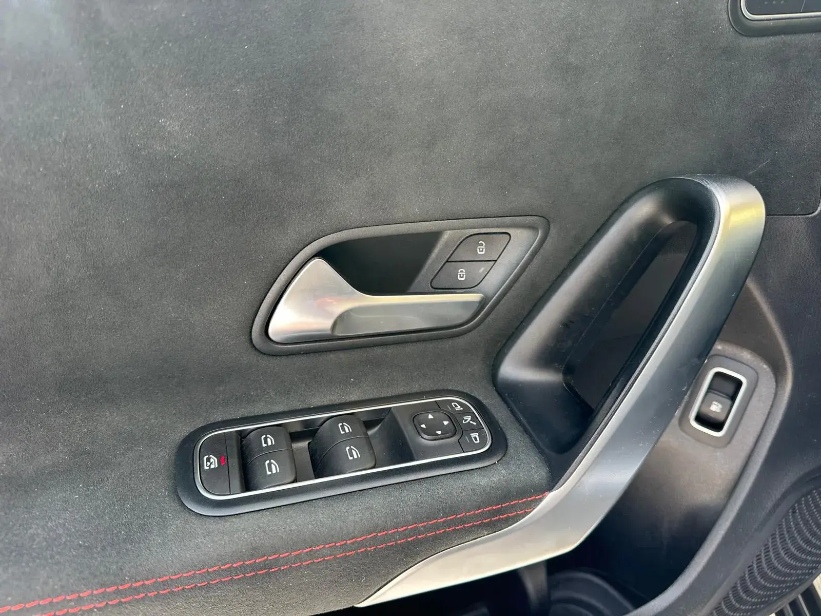 Mercedes-Benz A 250 e AMG Line 22