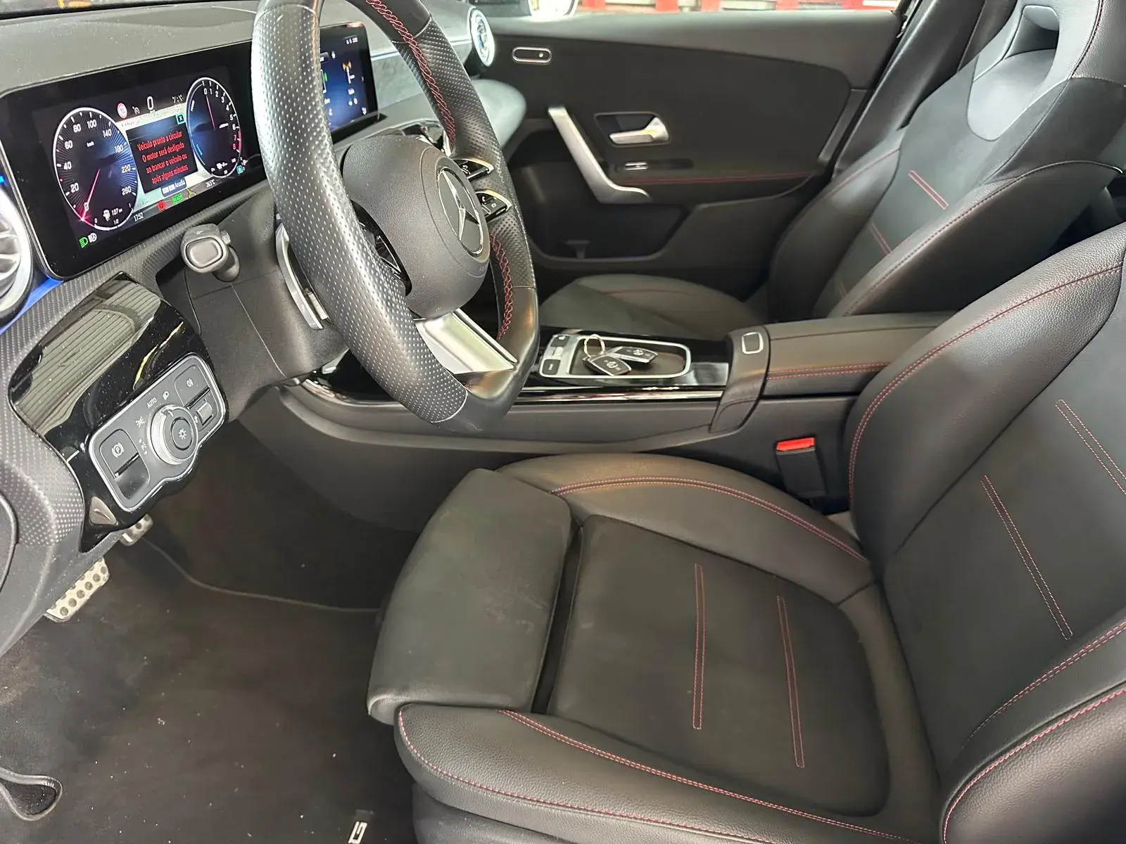 Mercedes-Benz A 250 e AMG Line 27
