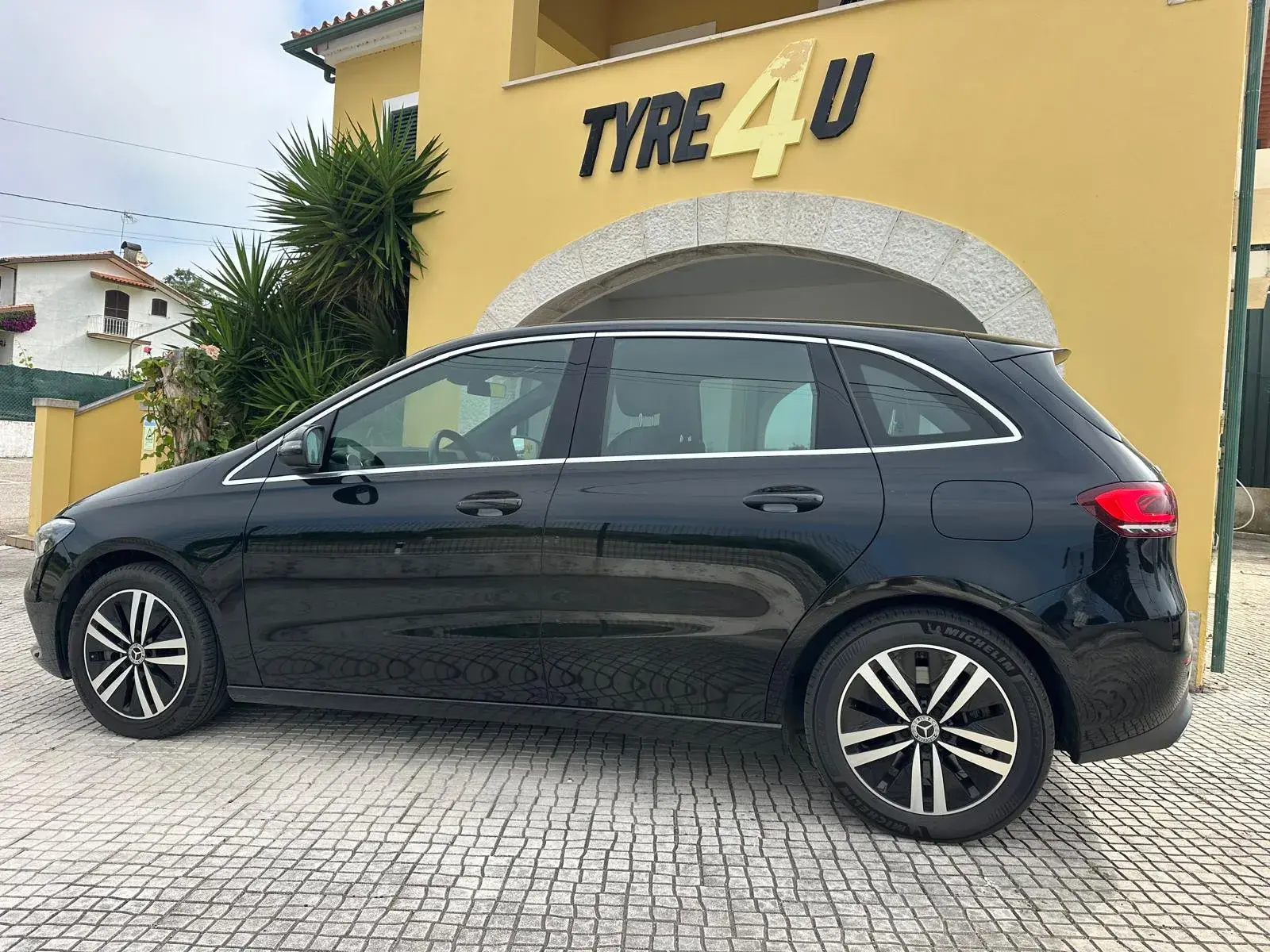 Mercedes-Benz B 250 e Style Plus 4