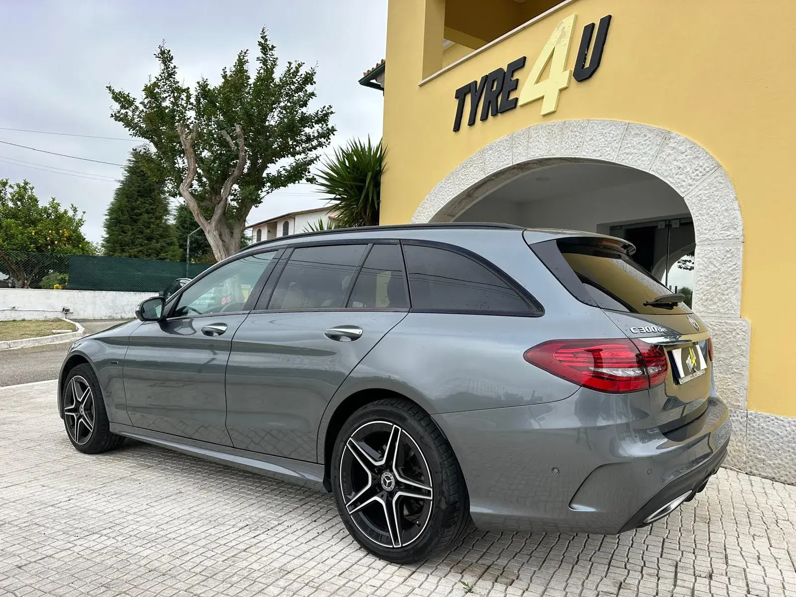 Mercedes-Benz C 300 de T 9G-TRONIC AMG Line 5