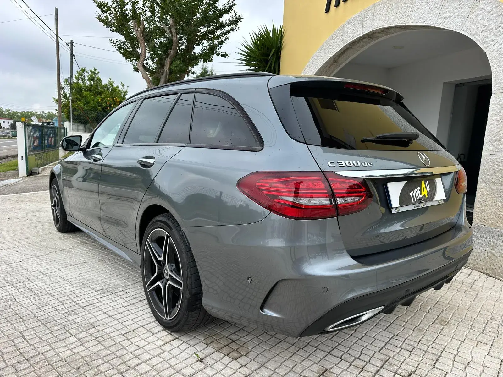 Mercedes-Benz C 300 de T 9G-TRONIC AMG Line 6