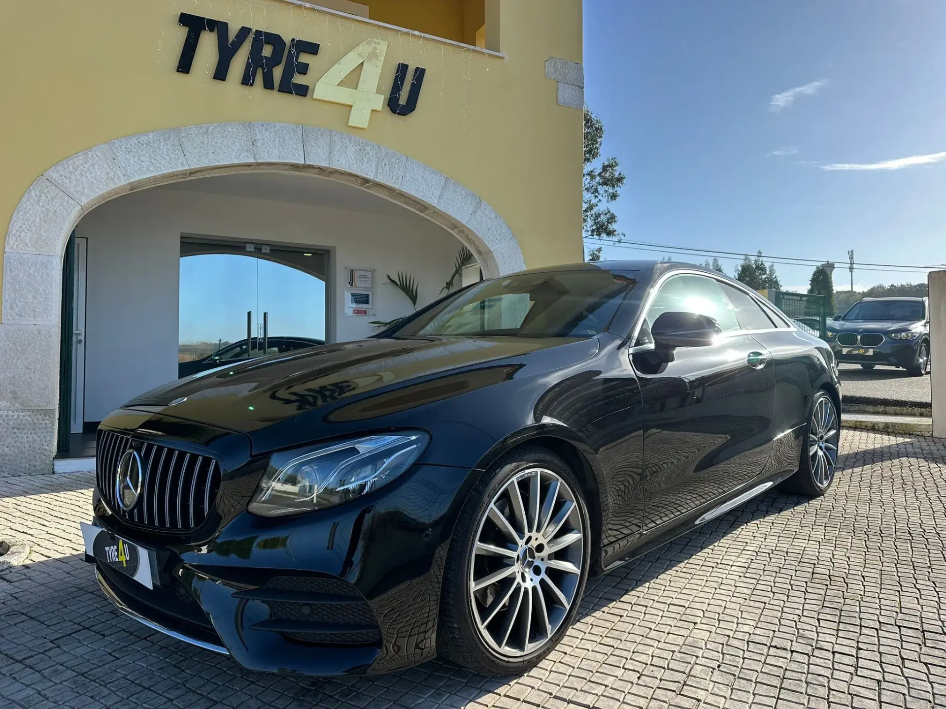 Mercedes-Benz E 250 AMG 1