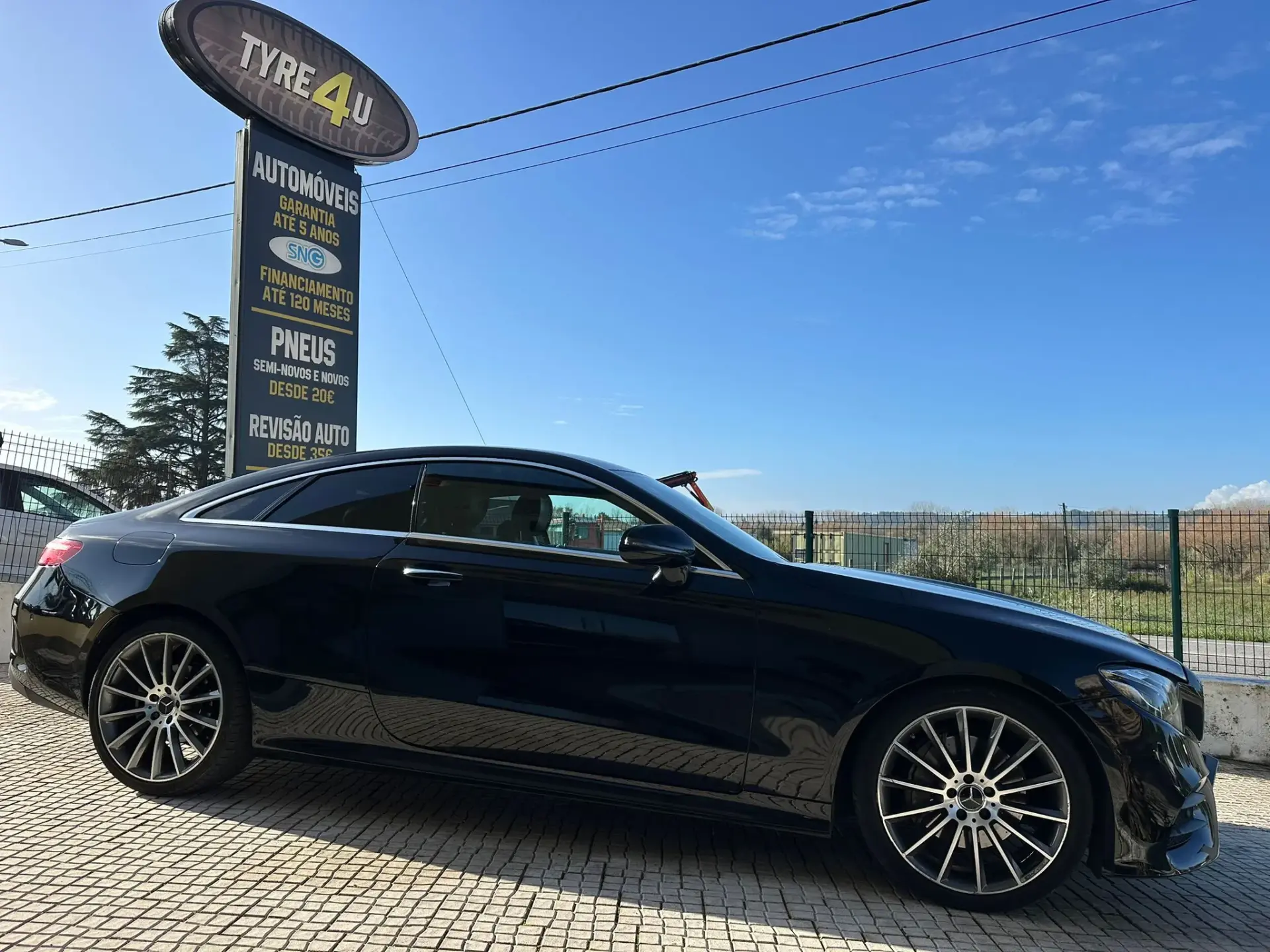 Mercedes-Benz E 250 AMG 12