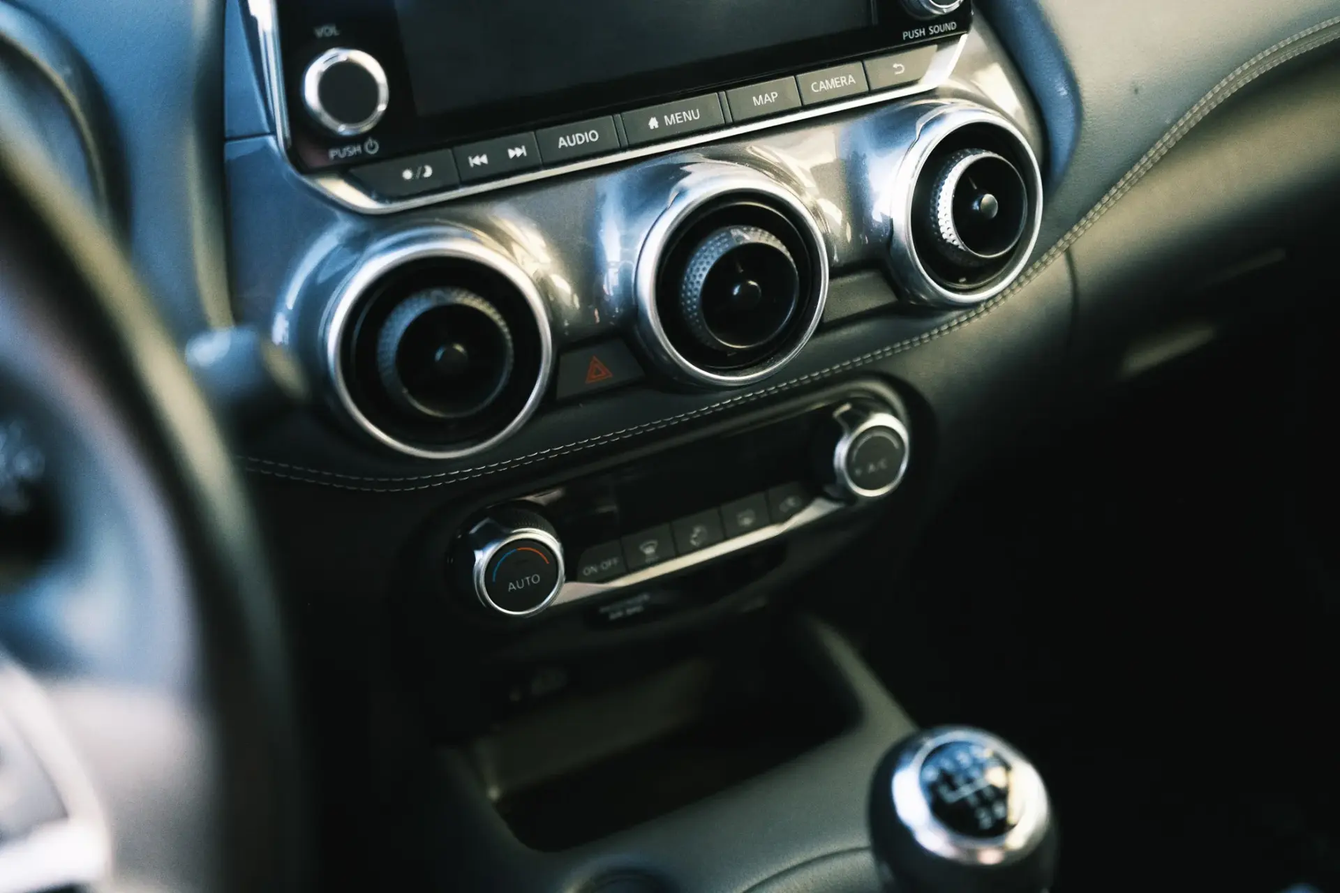 Nissan Juke 1.0 DIG-T N-Connecta 8