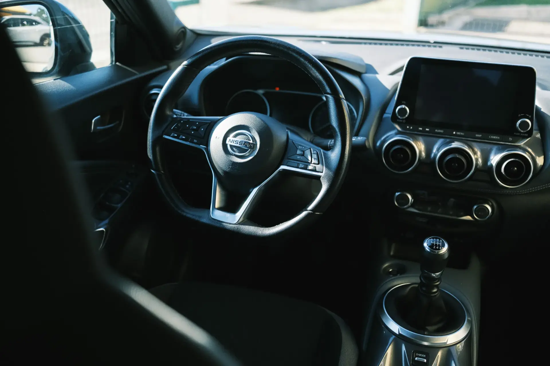 Nissan Juke 1.0 DIG-T N-Connecta 7