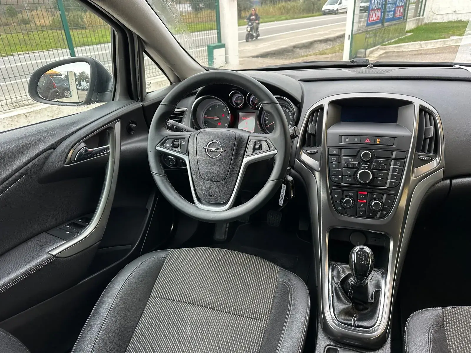 Opel Astra Caravan 1.7 CDTi Cosmo 12