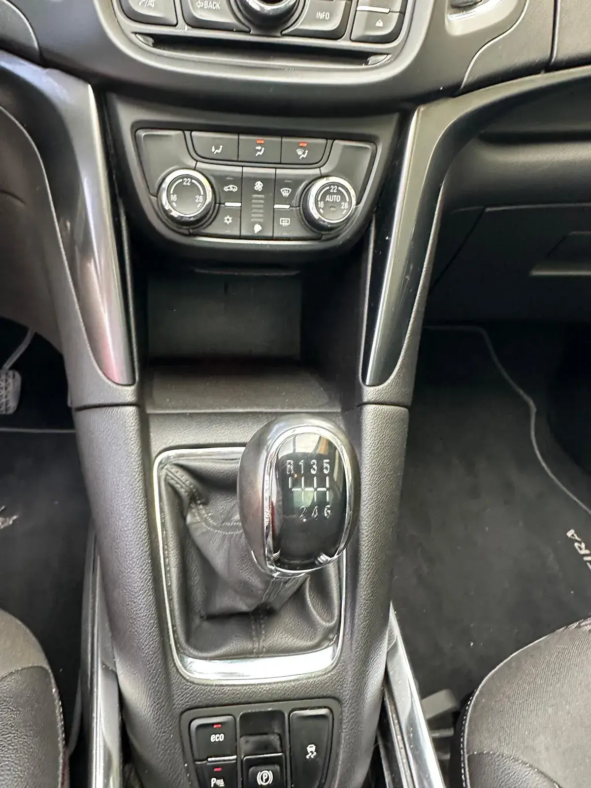 Opel Zafira 1.6 CDTi Cosmo 14