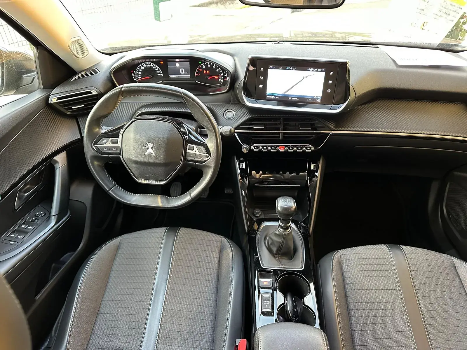 Peugeot 2008 1.5 BlueHDi Allure Pack 2