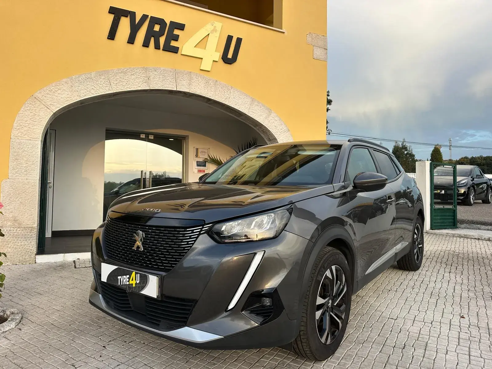 Peugeot 2008 1.5 BlueHDi Allure Pack 18