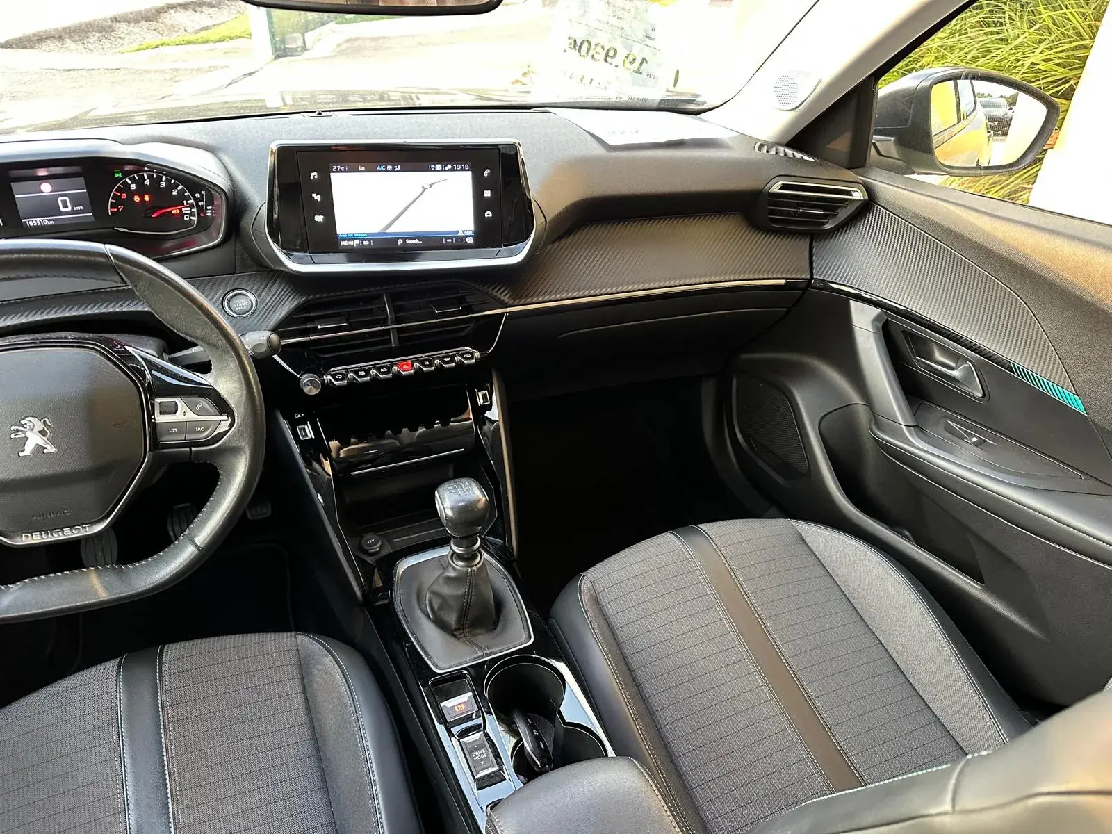 Peugeot 2008 1.5 BlueHDi Allure Pack 24